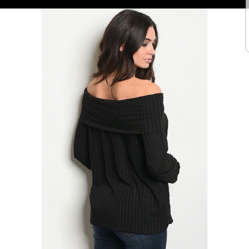 Black off the shoulder sweater - Picture 2 of 2